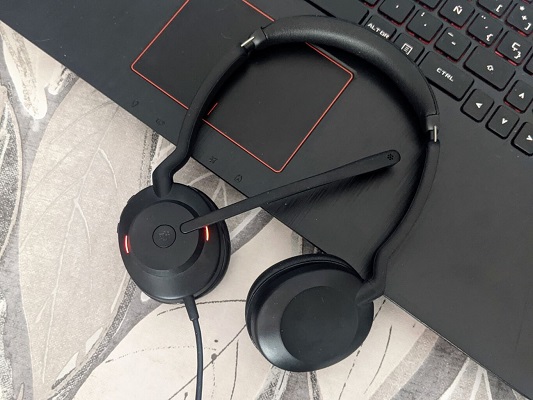 Jabra Evolve2 30 1